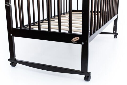 Детская кроватка Bambini Comfort М 01.10.18 (колеса качалка) темный орех